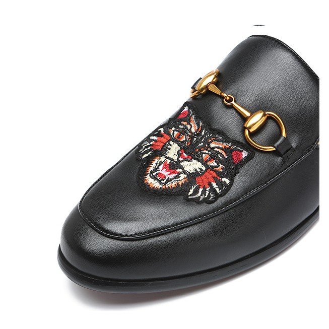 Giày sục nam thêu hoạ tiết con Hổ