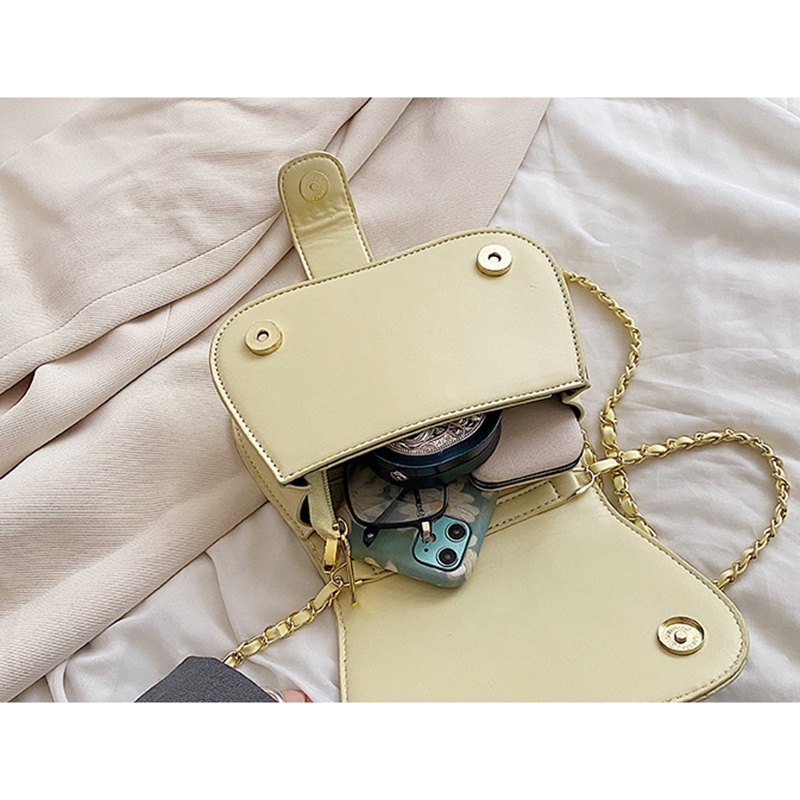 Túi đeo chéo IELGY kiểu vuông phối dây xích hoạt tiết đường may hình thoi phong cách Hàn Quốc dễ phối dành cho nữ