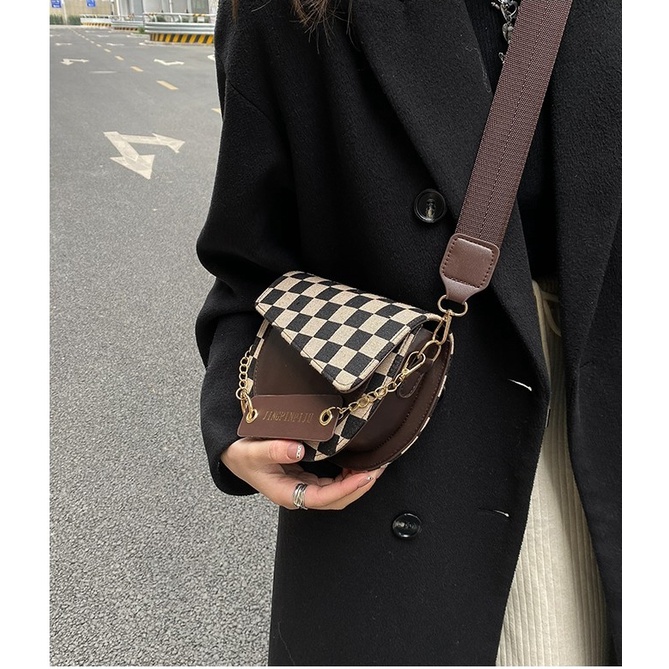 Túi xách nữ đeo chéo /Phong cách hàn quốc dễ phối đồ DC01