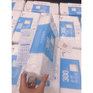 Bông tẩy trang Daiso