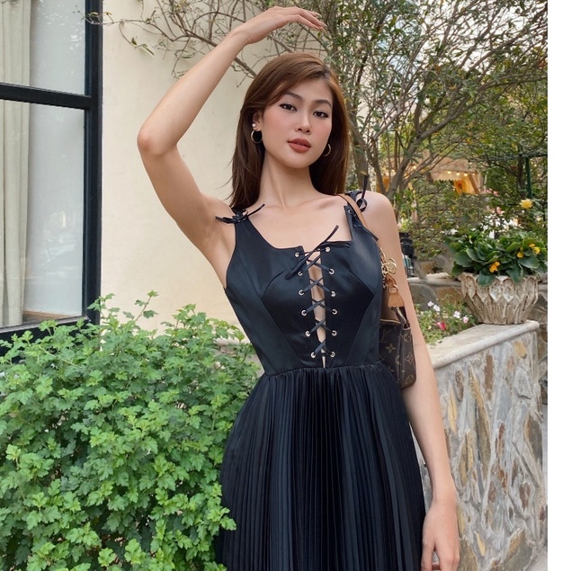 Chantel dress phần áo corset nút oze phía trước, chân váy dập ly-CHITS | BigBuy360 - bigbuy360.vn