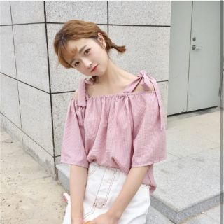 Áo trễ vai hồng