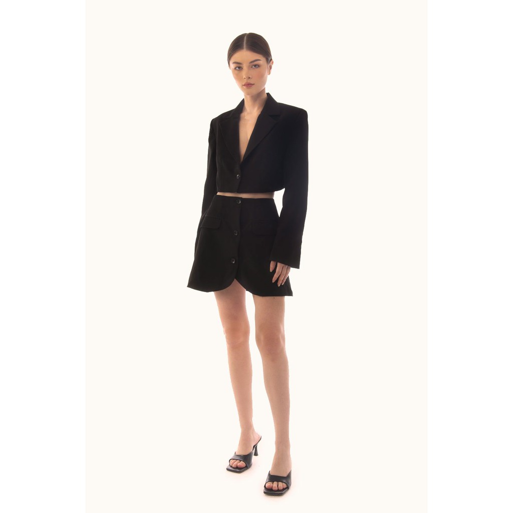 Bộ Áo Cropped Blazer và Chân Váy Elodie Daphale