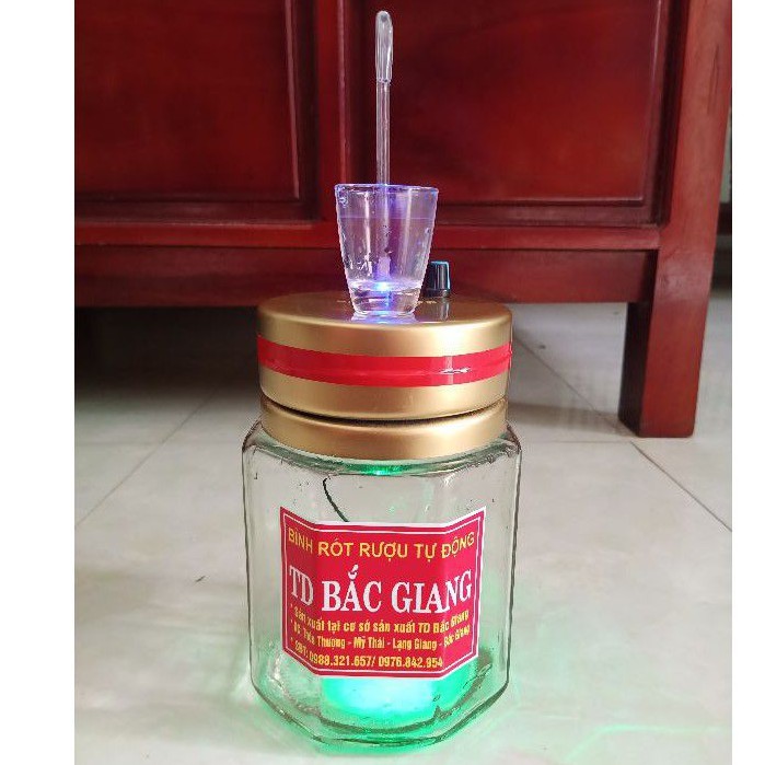 Bình rót rượu tự động