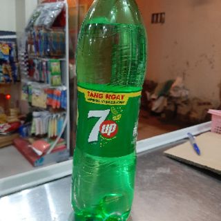 Nước uống có gaz 7 Up 1.5 lít