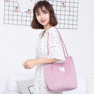 Túi nhung đeo chéo nữ sành điệu