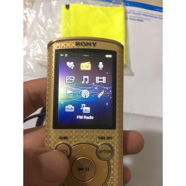 Combo máy nghe nhạc sony+tai nghe sony nc033