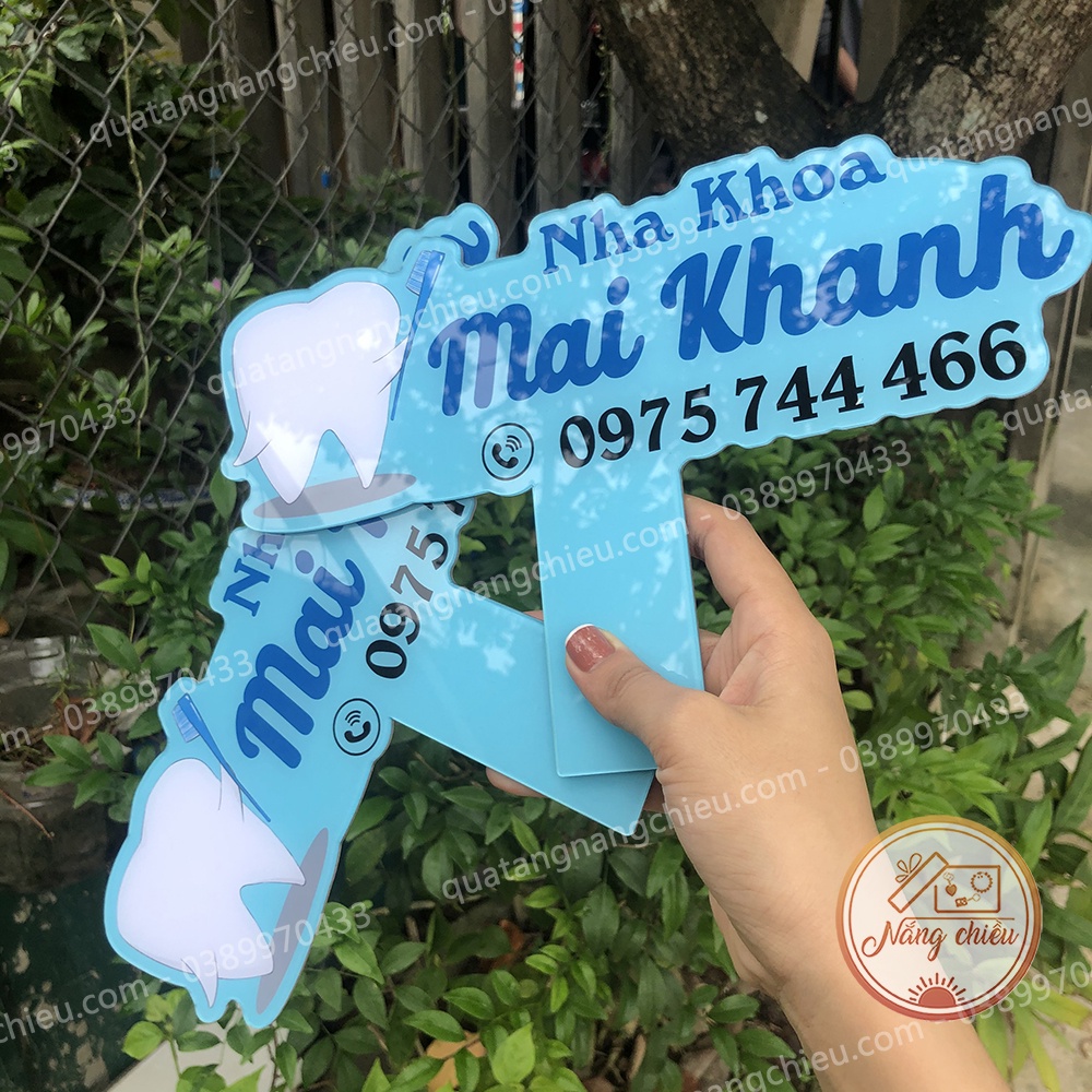 Bảng cầm tay chụp ảnh bằng mica dành cho Nha Khoa Thẩm Mỹ siêu xinh - Thiết kế nội dung theo yêu cầu