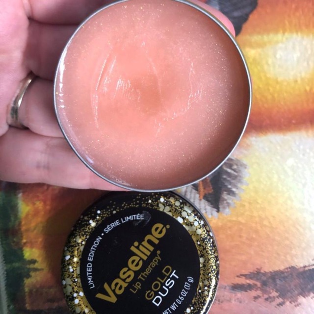 Vaseline Lip Therapy Gold Dust LIMITED EDITION - Hộp thiếc 17g | BigBuy360 - bigbuy360.vn