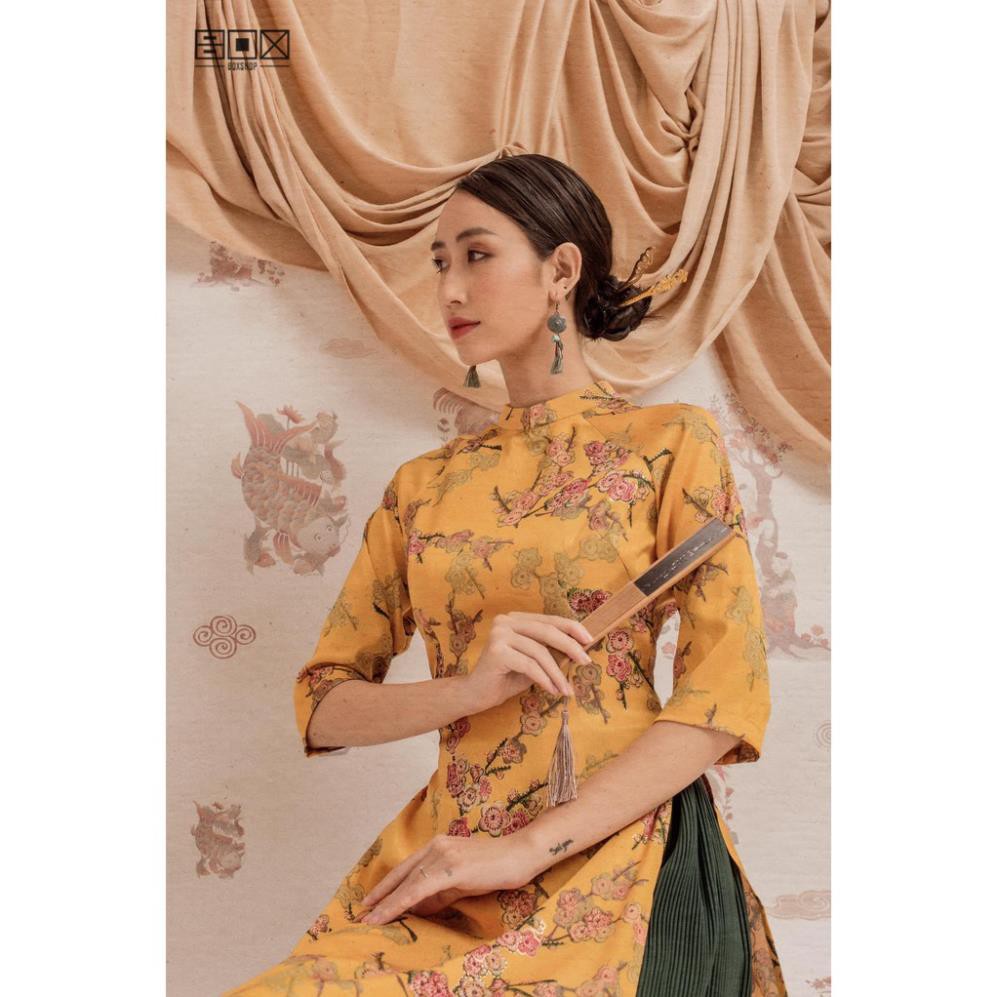 Áo Dài Truyền Thống, Áo Dài Nữ Có Cổ Chất Lụa Vân Gỗ Viền Nhũ Họa Tiết Hoa Mai Màu Vàng Hàng Cao Cấp, Đường May Tỉ Mỉ. | BigBuy360 - bigbuy360.vn