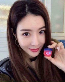 Dưỡng môi vaseline