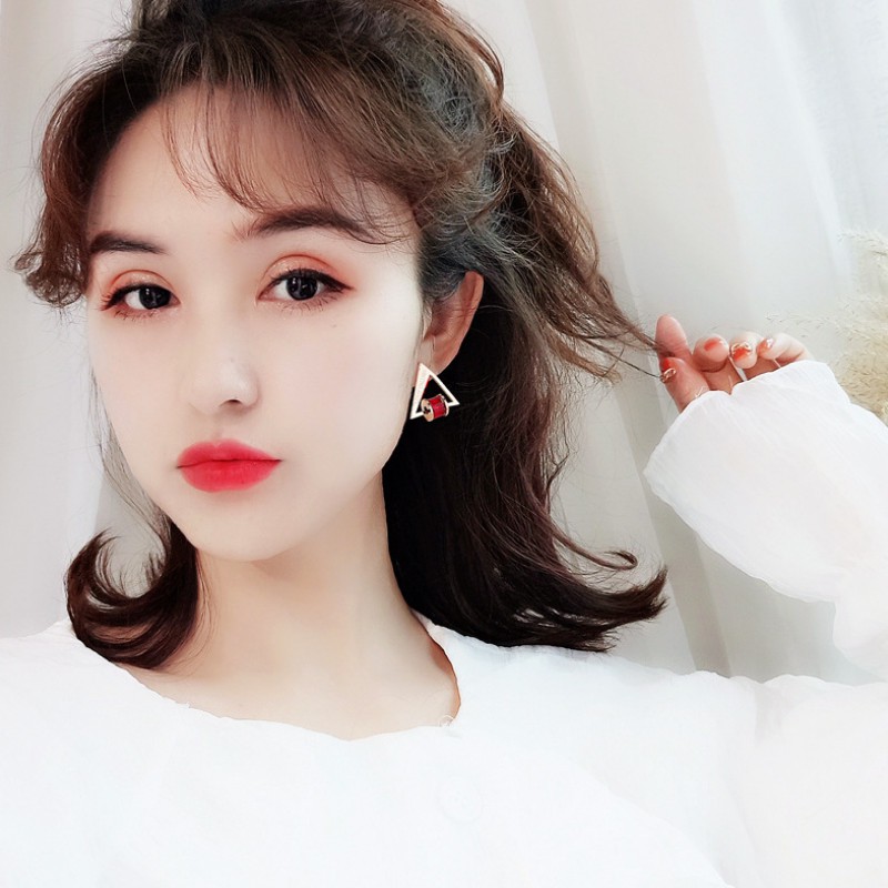 Bông Tai Tam Giác Titan Ko Đen TT 3739