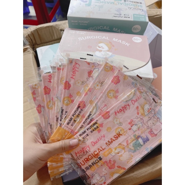 Khẩu trang cho bé