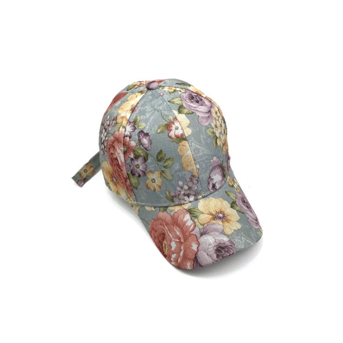Retro style cap for both men and women