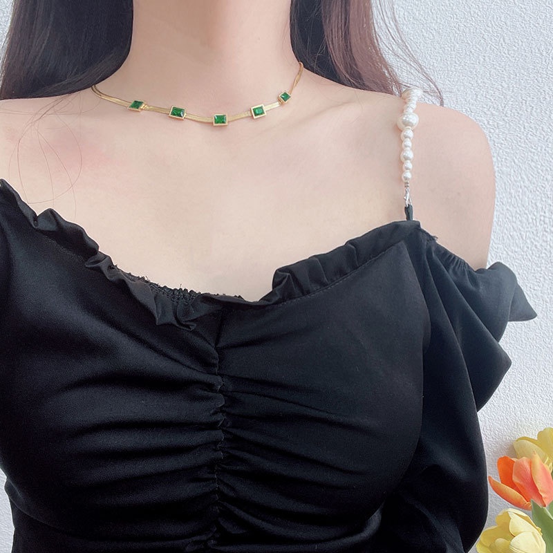 Dây Chuyền Thép Titan Đính Đá Zircon Hình Vuông Màu Xanh Lá Phong Cách Retro Đơn Giản