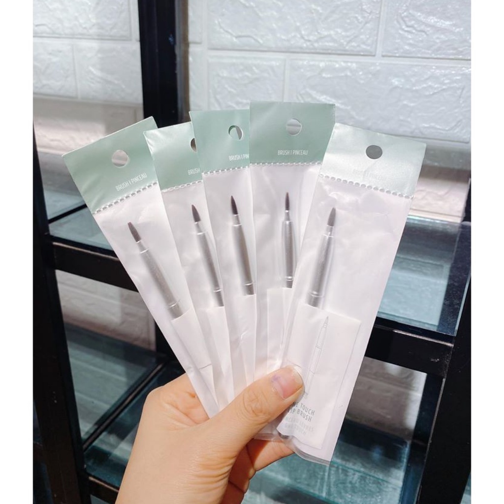 Chổi Cọ Môi One Touch Lip Brush Hàn Quốc
