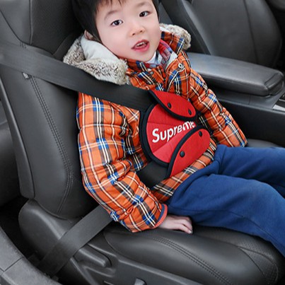 Miếng kẹp đai an toàn (Seat Belt) Supreme cho Trẻ Em chất liệu vải nhung mềm mại sử dụng cho Xe Hơi, Ô tô, Xế Hộp