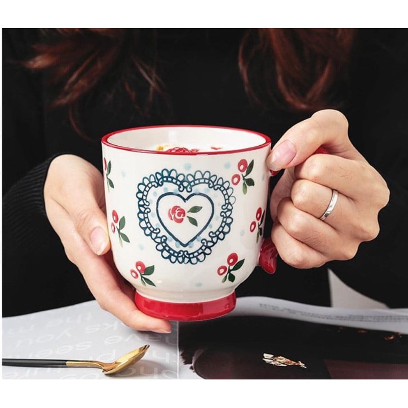 Cốc có quai hoạ tiết Cherry hoa hồng Bắc Âu (dáng cao 350ml)