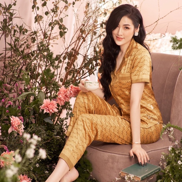 Đồ bộ nữ pijama mặc nhà MỘC EVA chất liệu lụa cao cấp tay cộc quần dài thanh lịch hiện đại MSSP: LX212211