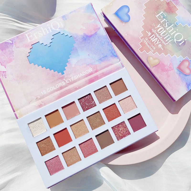 Phấn mắt trái tim 18 ô tươi tắn trẻ trung thích hợp để tặng | BigBuy360 - bigbuy360.vn