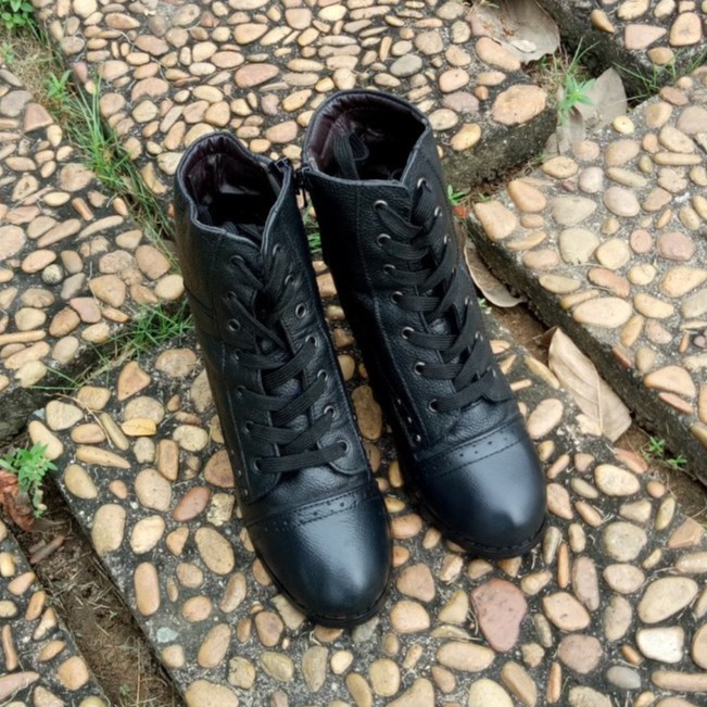 Boots nữ da thật size 36 Second-hand - Đồ Si Bon- bốt