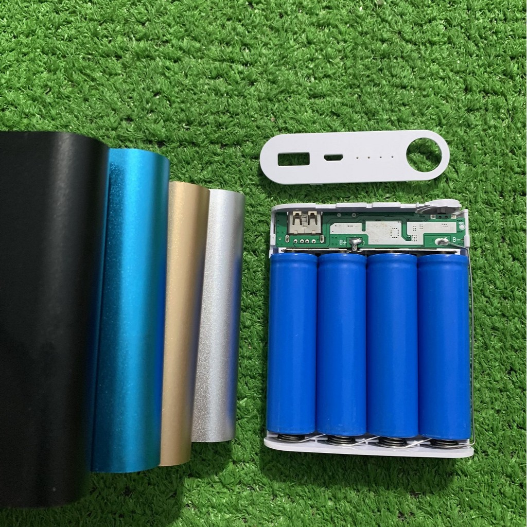 Box Sạc Dự Phòng 4 Cell 2A 18650 vỏ nhôm cao cấp+ 4 cell pin 18650 dung lượng 1500,2600 mAh mới 100% ( MÀU SẮC TỰ CHỌN)