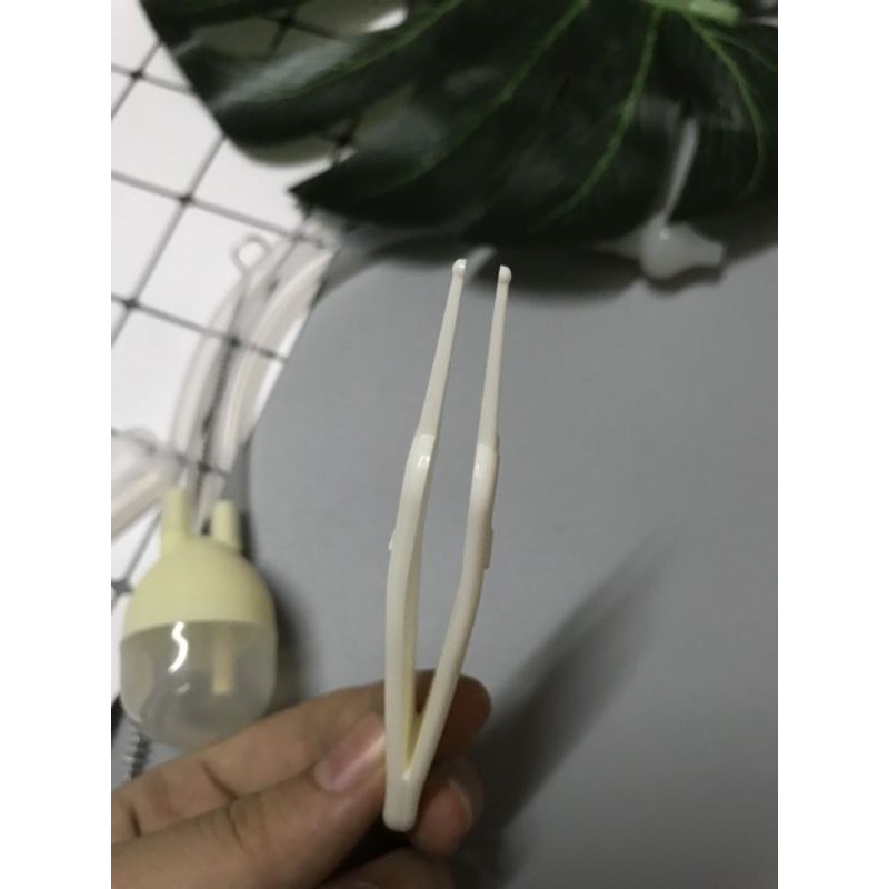 Bộ dụng cụ hút mũi , kèm gắp rỉ mũi cho bé