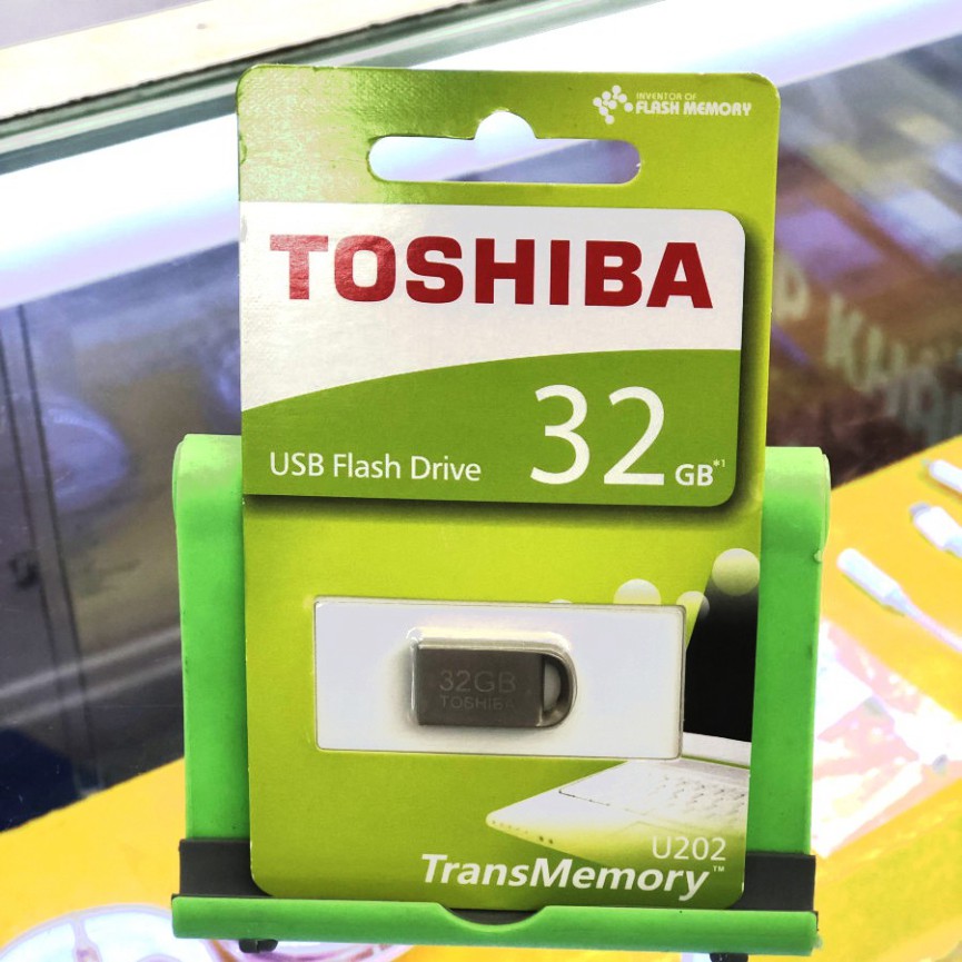 USB 4GB/8GB/16GB/32GB SIÊU NHỎ TOSHIBA -USB Ô TÔ(CHỐNG NƯỚC)(bh 12 Tháng) 5centimet
