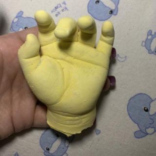Hũ sơn nhũ (hũ lẻ) bán kèm để đúc tượng tay chân 3D