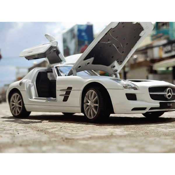 Xe Mô Hình Mercedes-Benz Sls 1:24 Welly-Fx (Trắng)