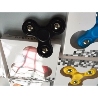 Đồ chơi con quay giúp xả stree fidget spinner 3 cánh nhựa
