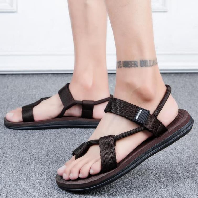 Sandal nam nữ đi biển, dép quai chéo xỏ ngón đi du lịch AM021