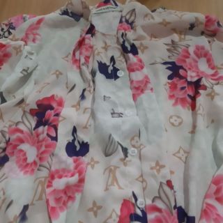 COMBO 6 ÁO KIỂU CÁC LOẠI CHO KHÁCH. CHẤT VẢI VOAN LỤA SIÊU ĐẸP VÀ THỜI TRANG