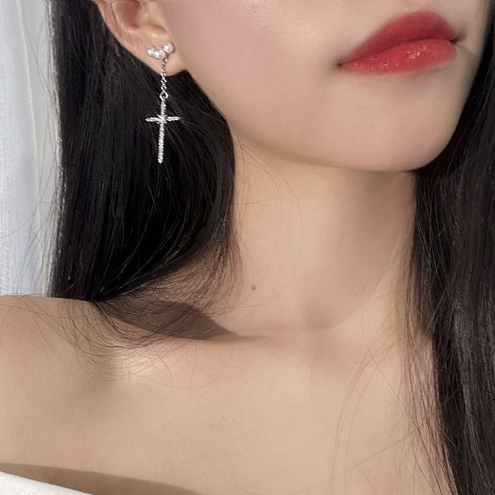 Cod Qipin Ins Cross Pearl Earnails Women's Cool Korean Rhinestone Super Flash Earrings Jewelry