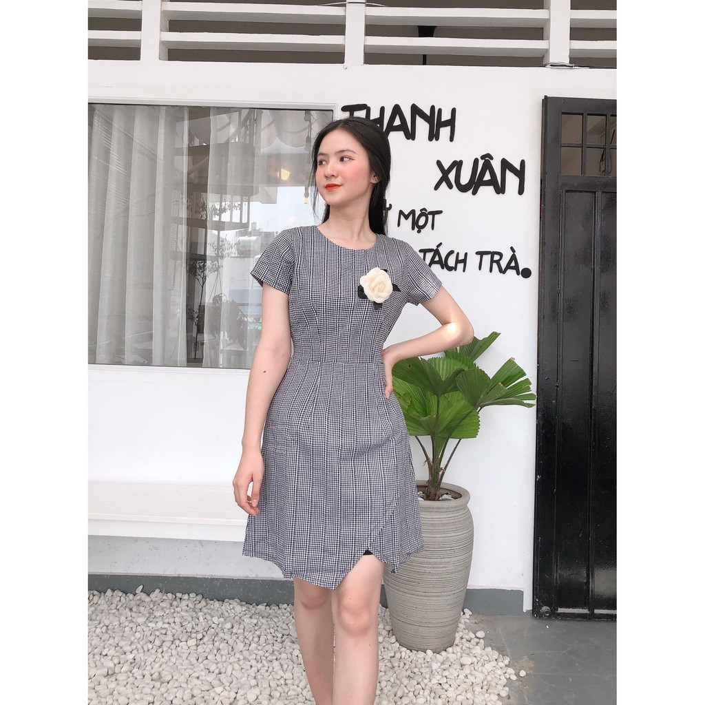Đầm thêu caro, Váy ngắn dự tiệc màu xám Cao Cấp tay ngắn kèm hoa dáng xòe ôm eo, nữ tính quyến rũ - MiNhi