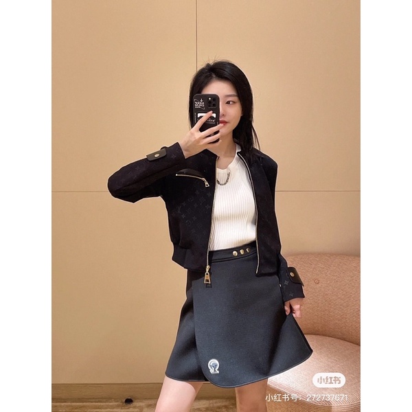 Áo khoác cao cấp vải phối da logo Louis Vuitton LV cao cấp trẻ trung phong cách