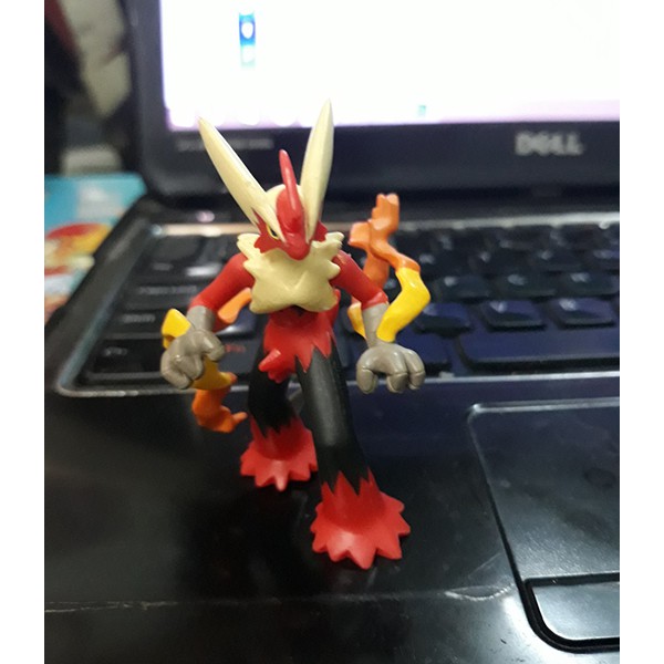 Mô hình Pokemon Mega Blaziken Super Size Tomy PKM232