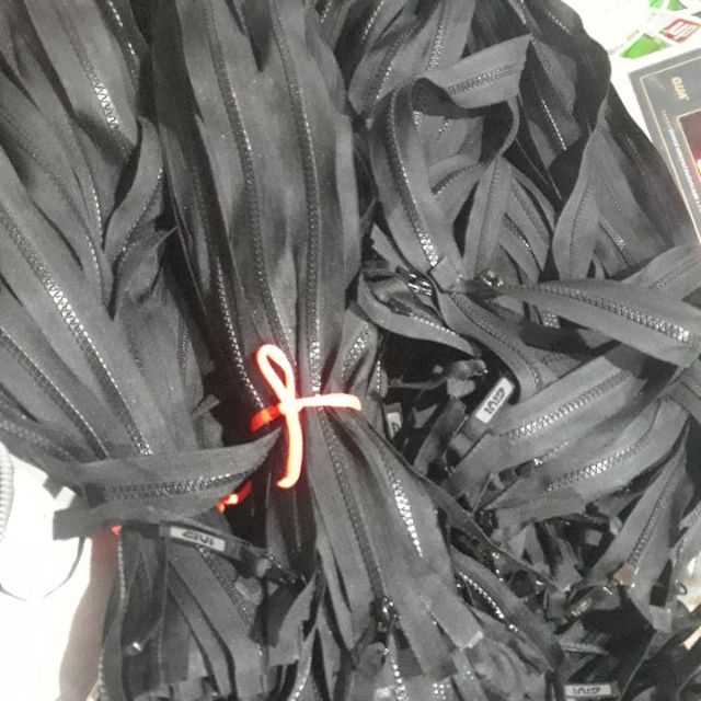 Dây kéo áo khoác đen dài 40cm -70 cm giá 20 k/ 4 sợi