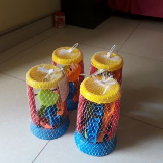 Bộ đồ cho chơi xúc cát guồng quay