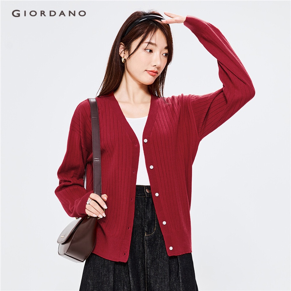 Áo cardigan GIORDANO 13352809 thiết kế vai thả cổ chữ V
