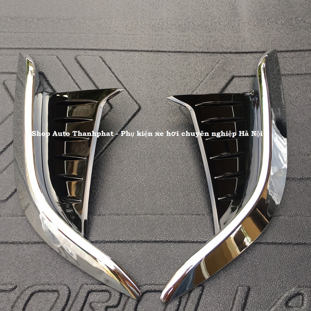 Toyota cross, Bộ 2 Ốp Viền Gầm Sau, Gầm Trước Toyota Cross 2020 2021 mạ Crom cao cấp giống bản 1.8V