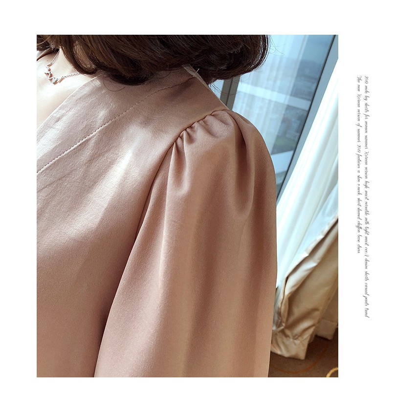 Áo sơ mi nữ đẹp kiểu Hàn Quốc, áo sơ mi nữ công sở cao cấp cổ V tay bồng | BigBuy360 - bigbuy360.vn