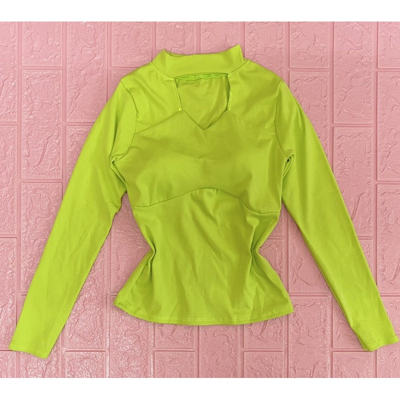 Áo thun kiểu nữ khoét hở ngực, áo có mút ngực, chất thun borip đẹp | BigBuy360 - bigbuy360.vn