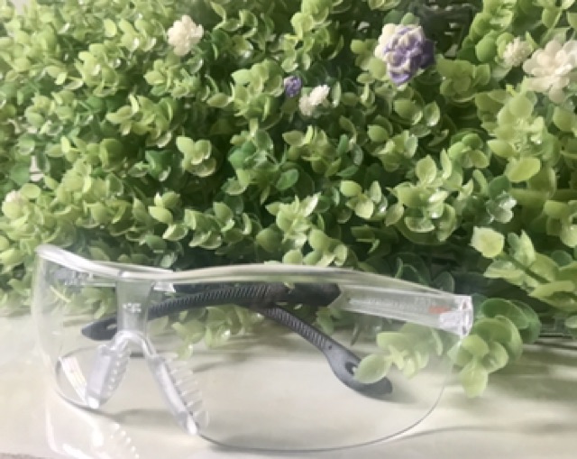 Kính bảo hộ xịn và thời trang | BigBuy360 - bigbuy360.vn