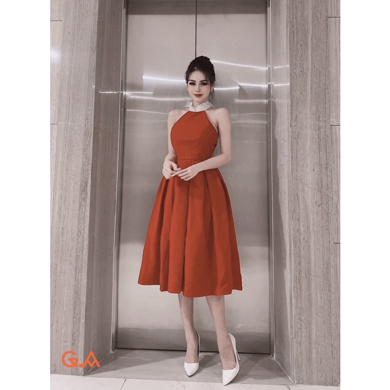 ĐẦM XÒE CỔ YẾM NƠ SAU LƯNG TÔN DÁNG VAI TRẦN GỢI CẢM PU