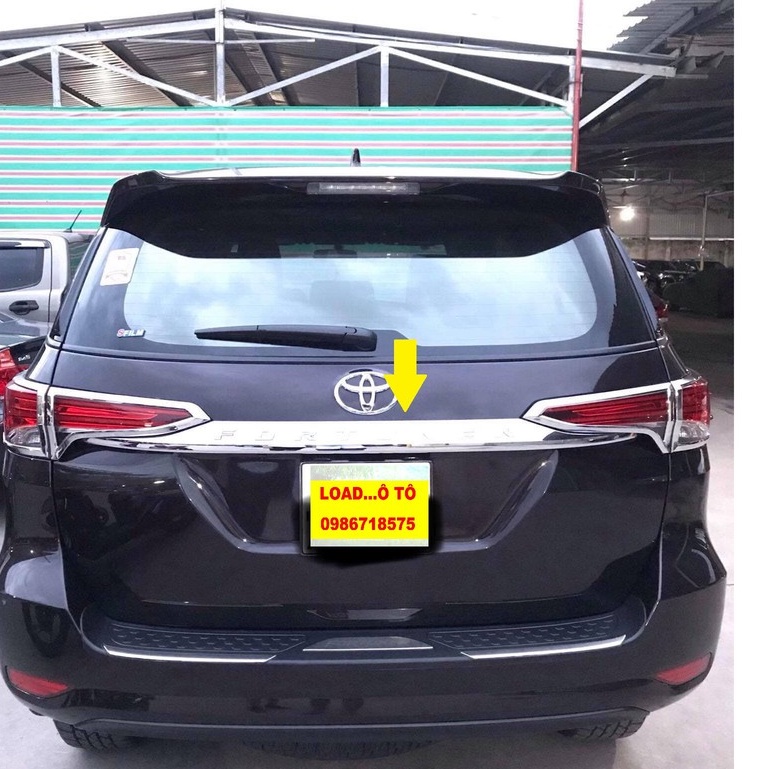 Ốp Trang Trí Tay Mở Cốp Toyota Fortuner 2017-2021 Nhựa ABS Mạ Crom Cao Cấp, Có Chữ Fortuner