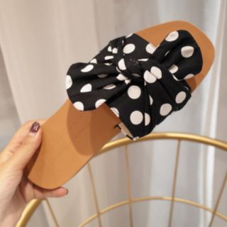 Dép nơ chấm bi trắng và đen