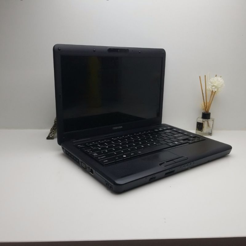 Laptop Toshiba L510, màu đen