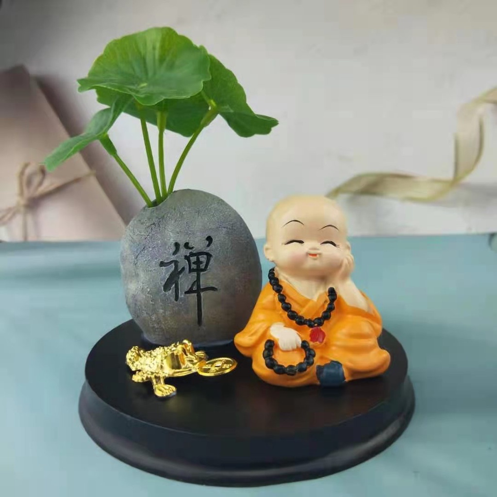 Bộ tượng chú tiểu tứ không trang trí xe ô tô kèm chậu cây và đế gốm mang lại may mắn, an nhiên tự tại