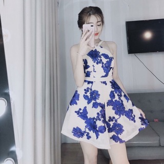 Đầm xoè cổ yếm hoa nổi